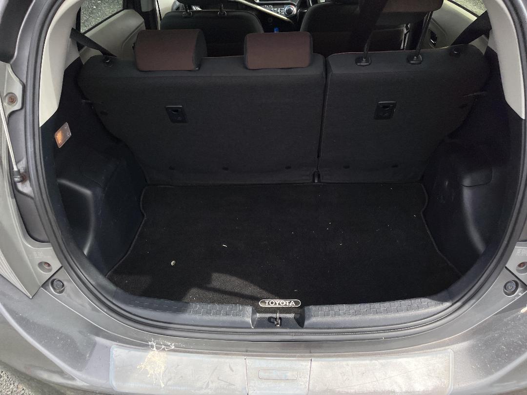 Photo '12' of Toyota Aqua