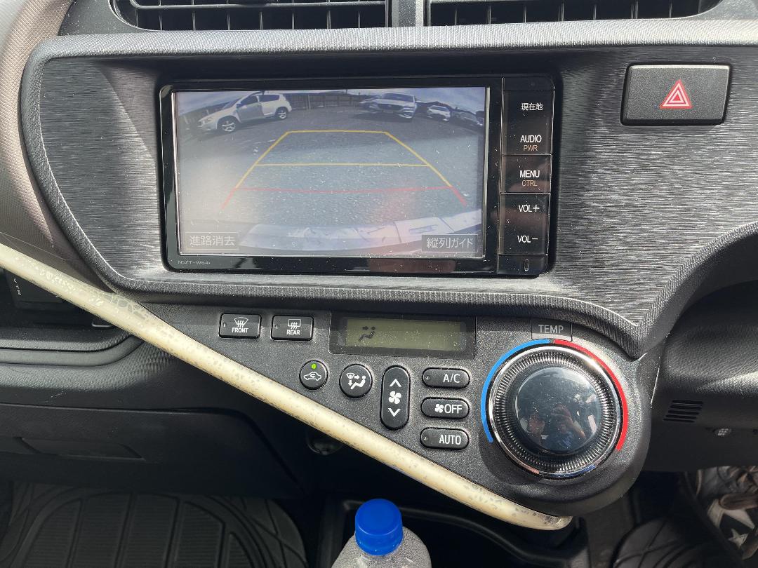 Photo '25' of Toyota Aqua