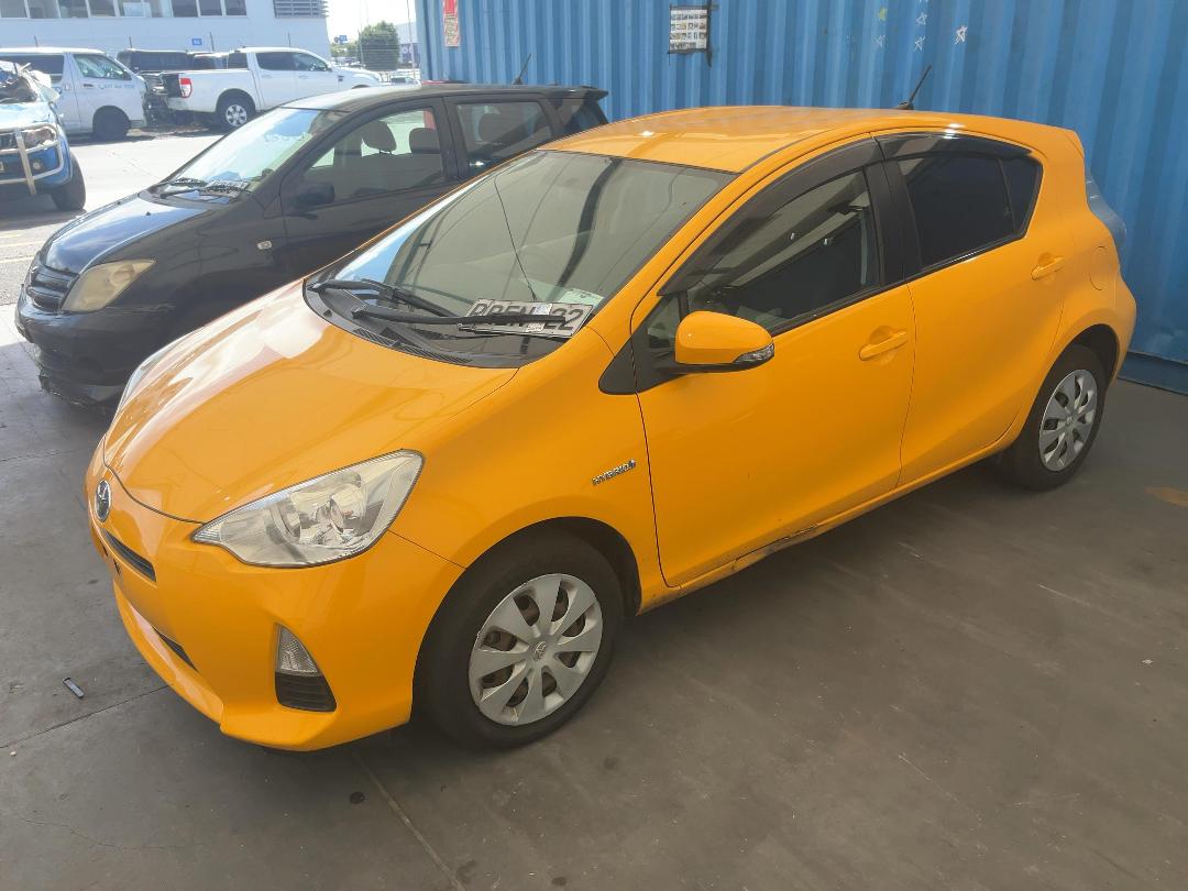 Photo '6' of Toyota Aqua