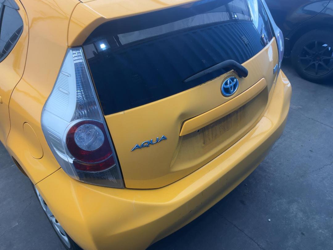 Photo '11' of Toyota Aqua