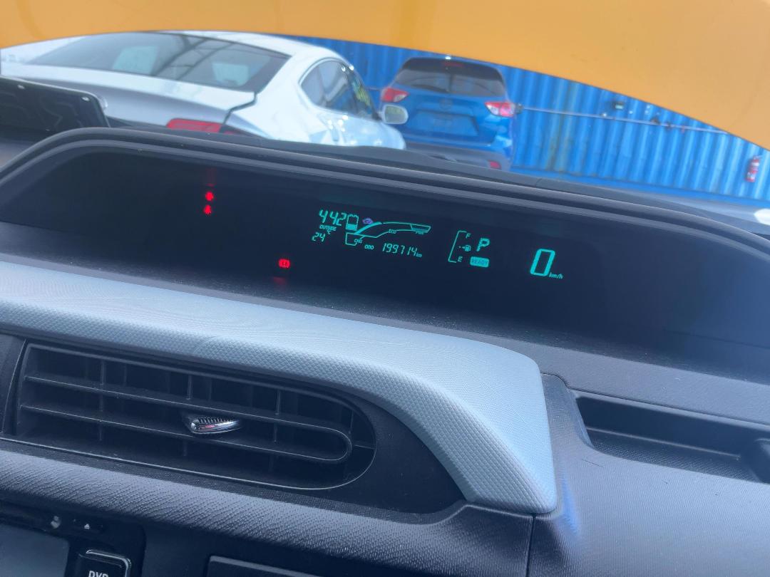 Photo '18' of Toyota Aqua