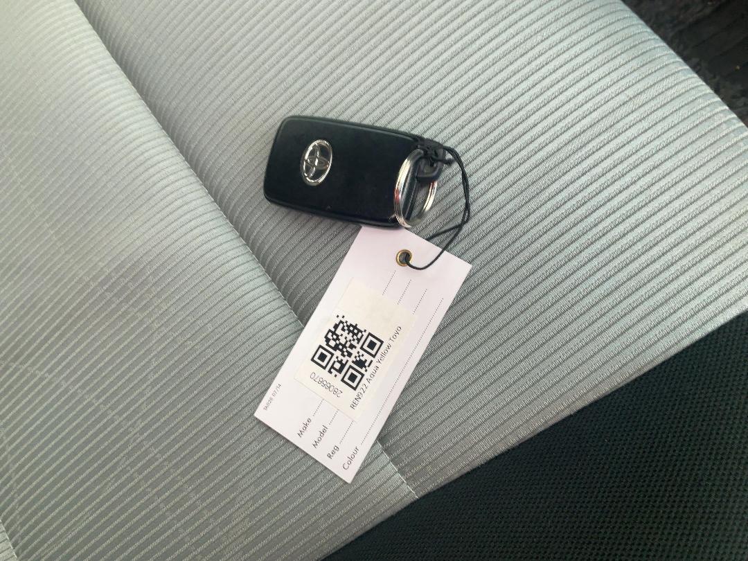 Photo '19' of Toyota Aqua