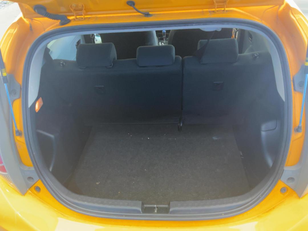 Photo '23' of Toyota Aqua