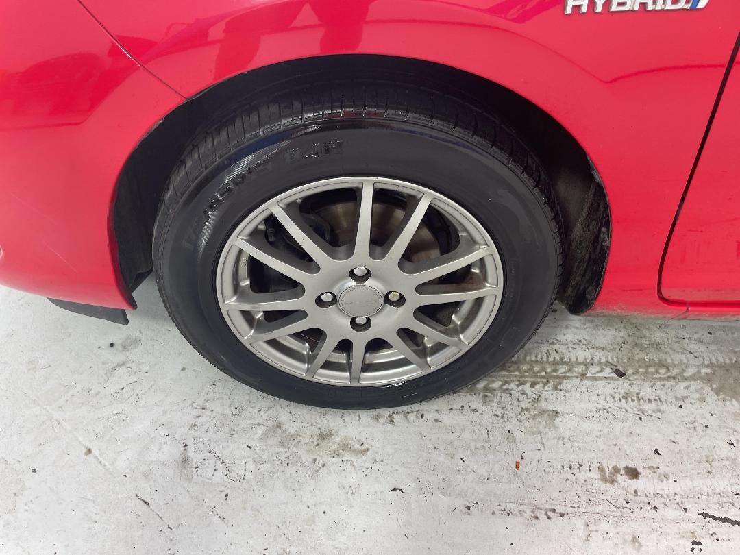 Photo '10' of Toyota Aqua Photo '10' of Toyota Aqua