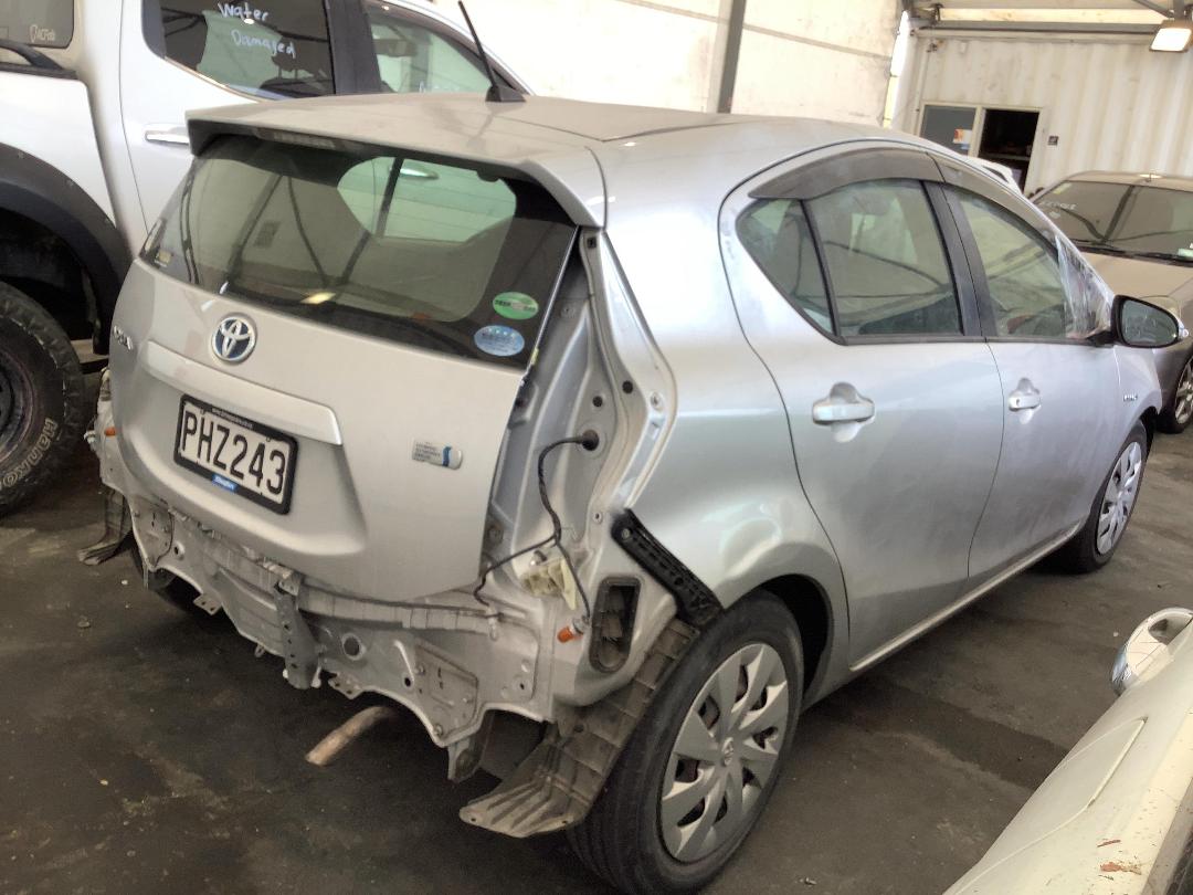 Photo '6' of Toyota Aqua