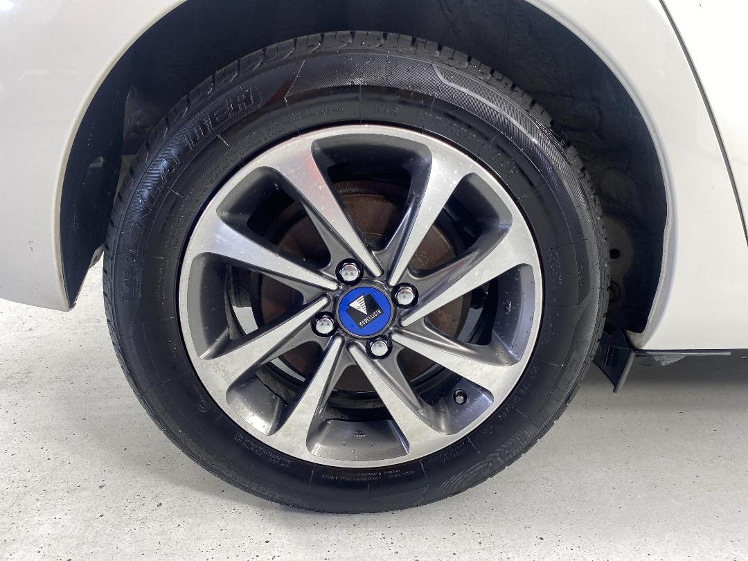 Photo '12' of Toyota Aqua