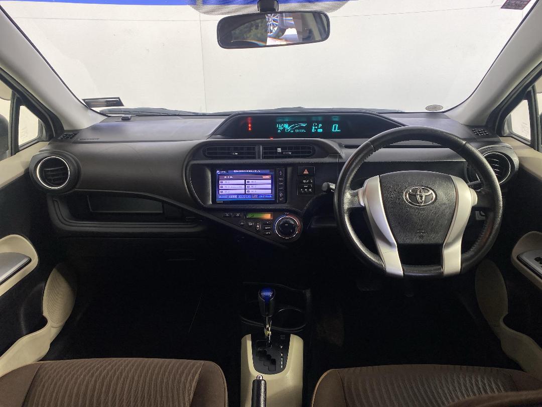 Photo '17' of Toyota Aqua