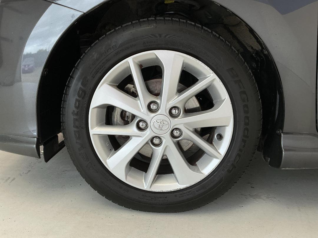 Photo '10' of Toyota Auris