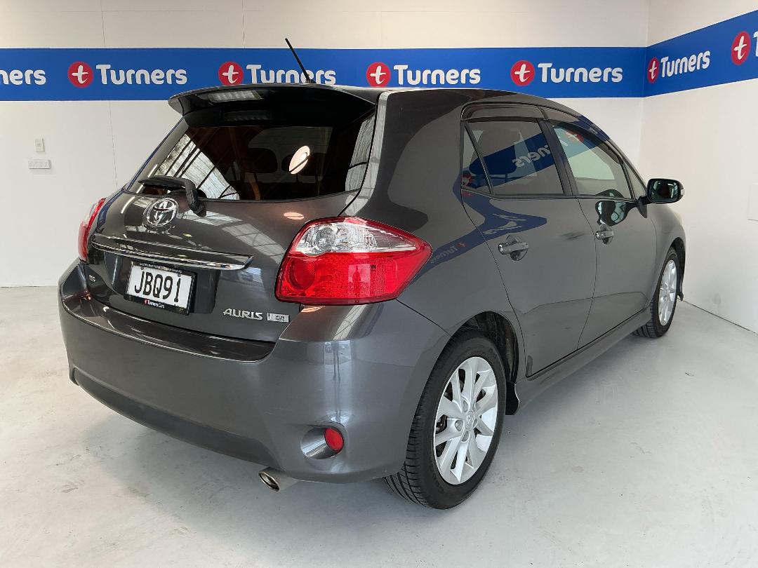 Photo '7' of Toyota Auris