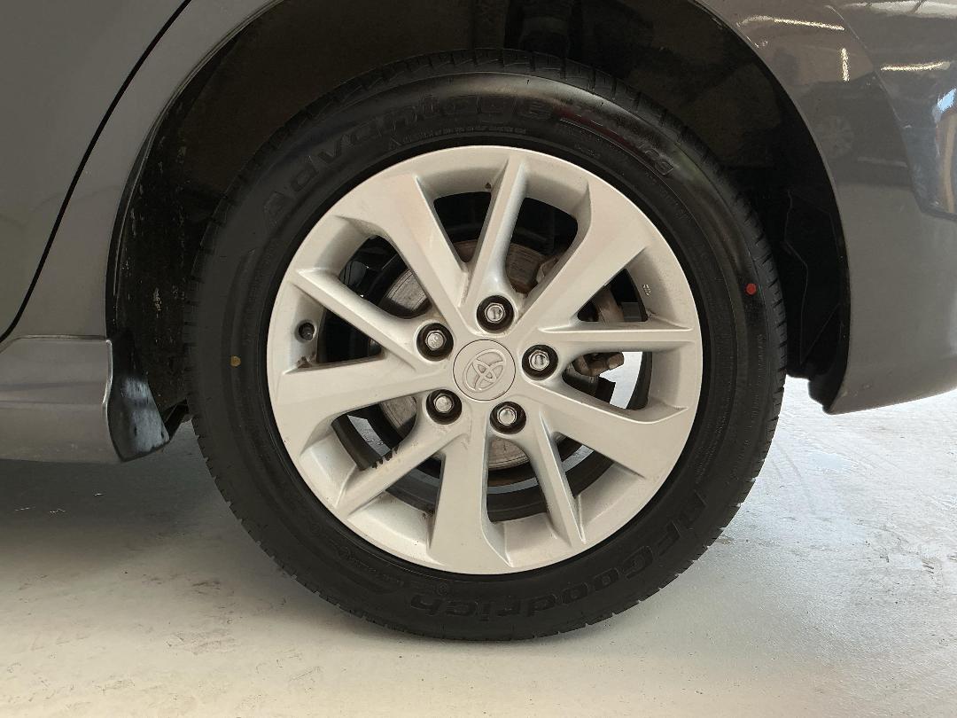 Photo '11' of Toyota Auris