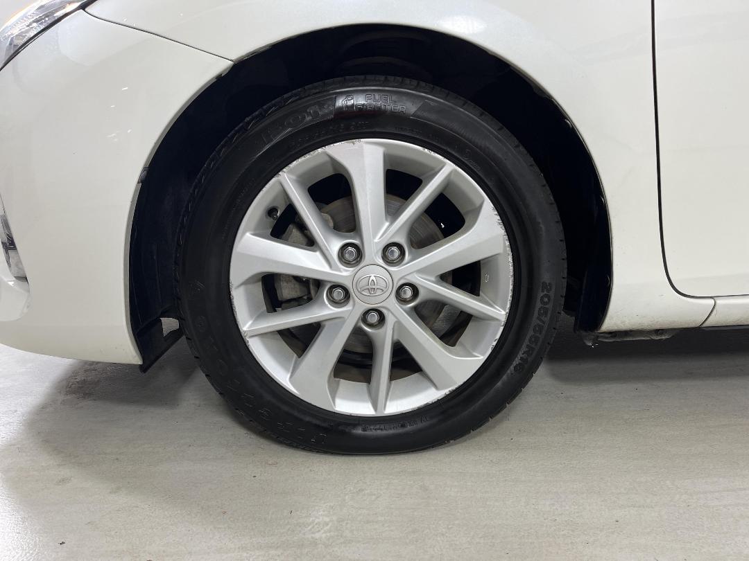 Photo '10' of Toyota Auris