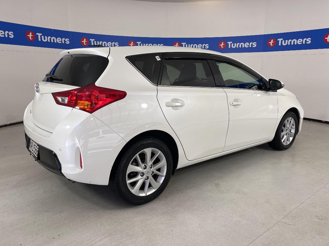 Photo '7' of Toyota Auris