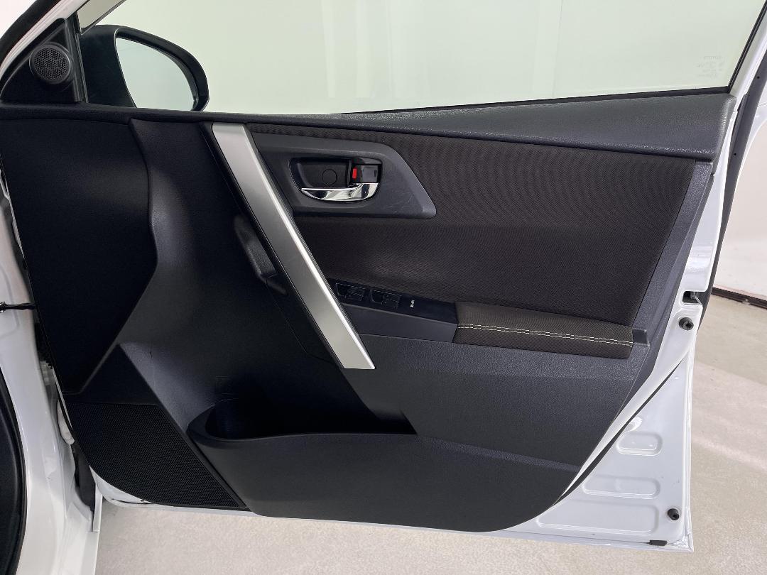 Photo '15' of Toyota Auris