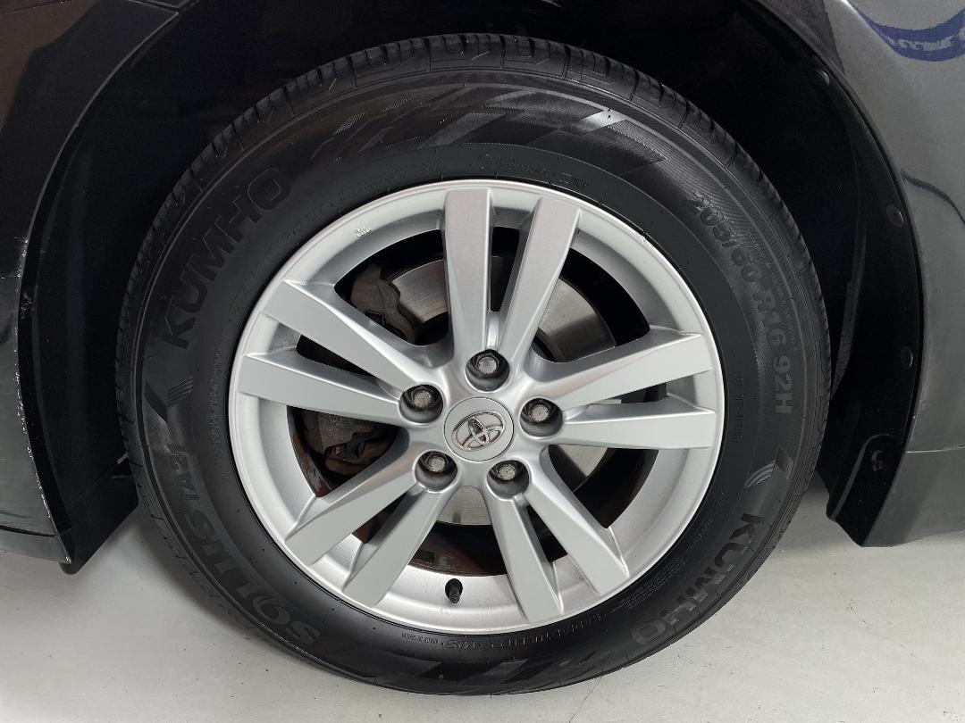 Photo '10' of Toyota Avensis