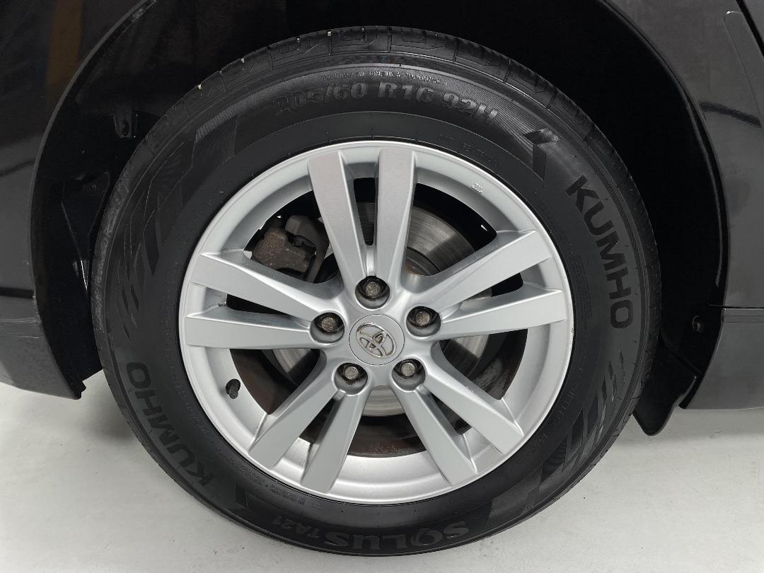 Photo '12' of Toyota Avensis