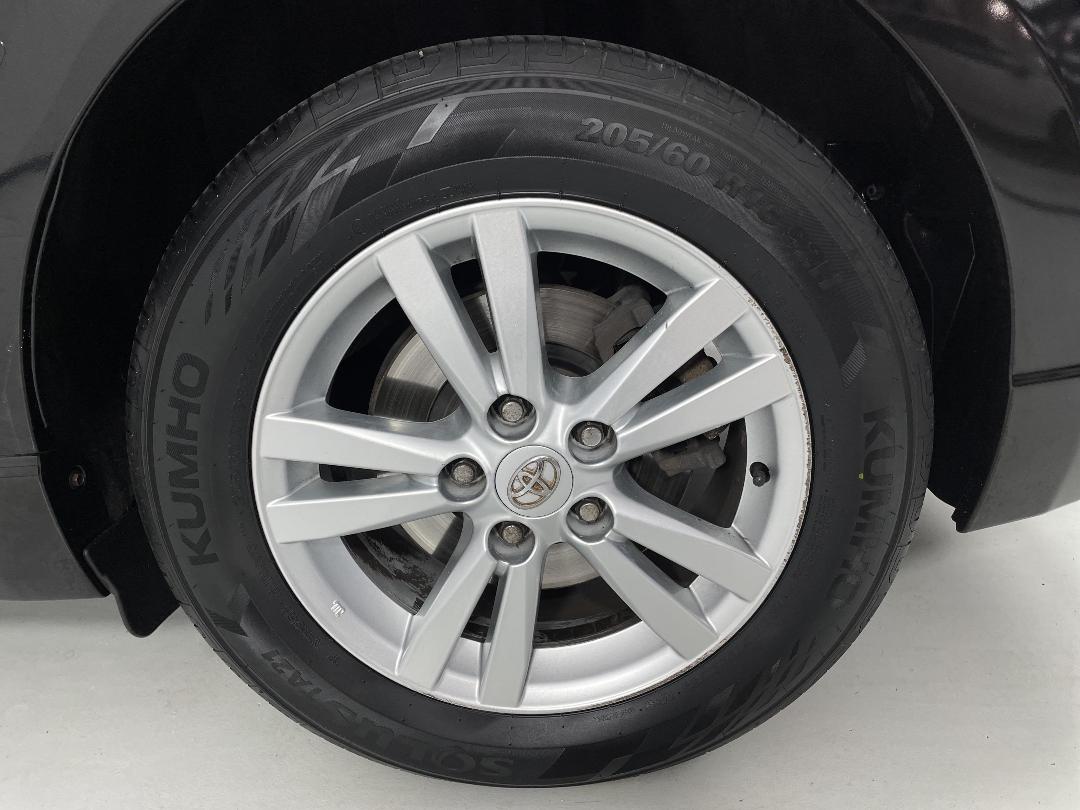 Photo '11' of Toyota Avensis