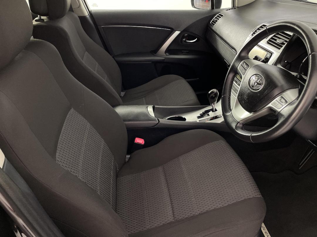 Photo '16' of Toyota Avensis