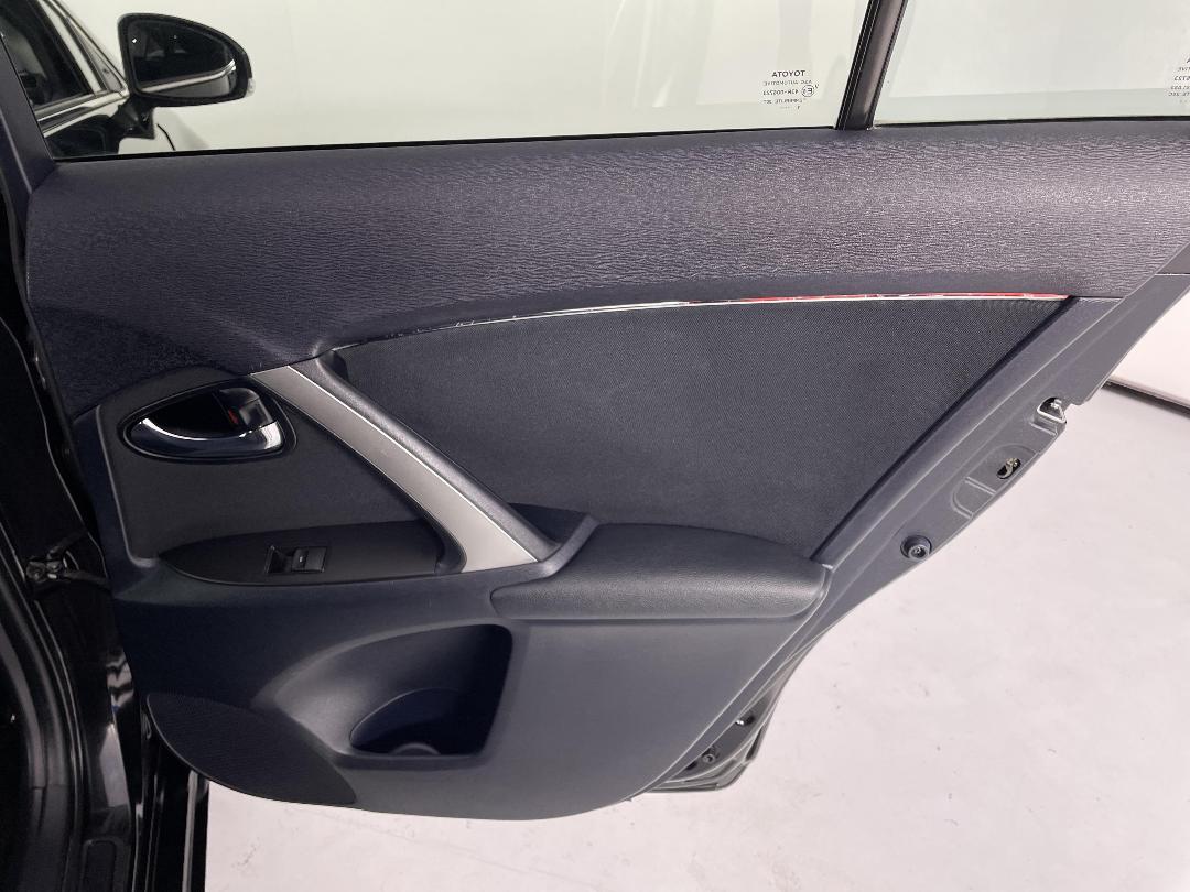 Photo '19' of Toyota Avensis