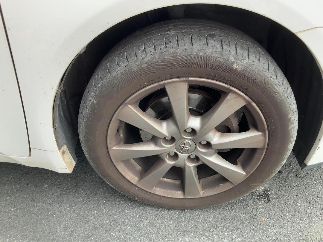 Photo '10' of Toyota Avensis