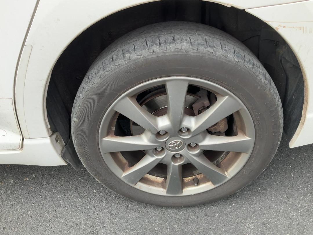 Photo '12' of Toyota Avensis