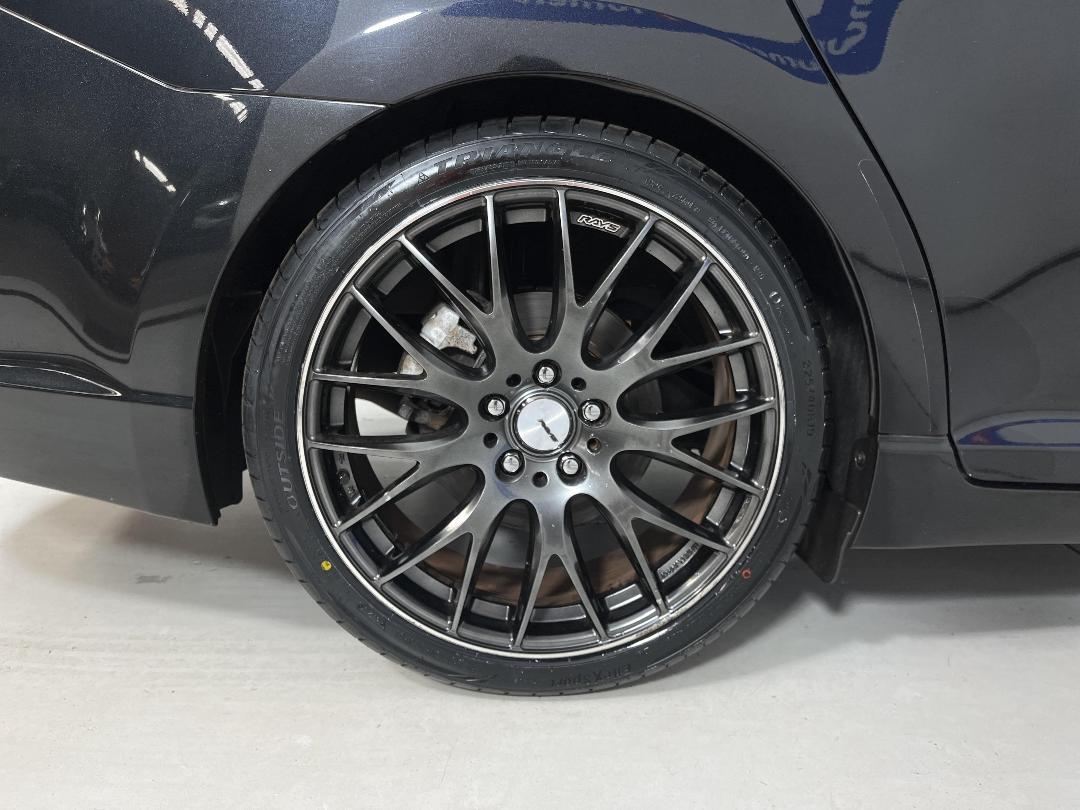 Photo '12' of Toyota Avensis