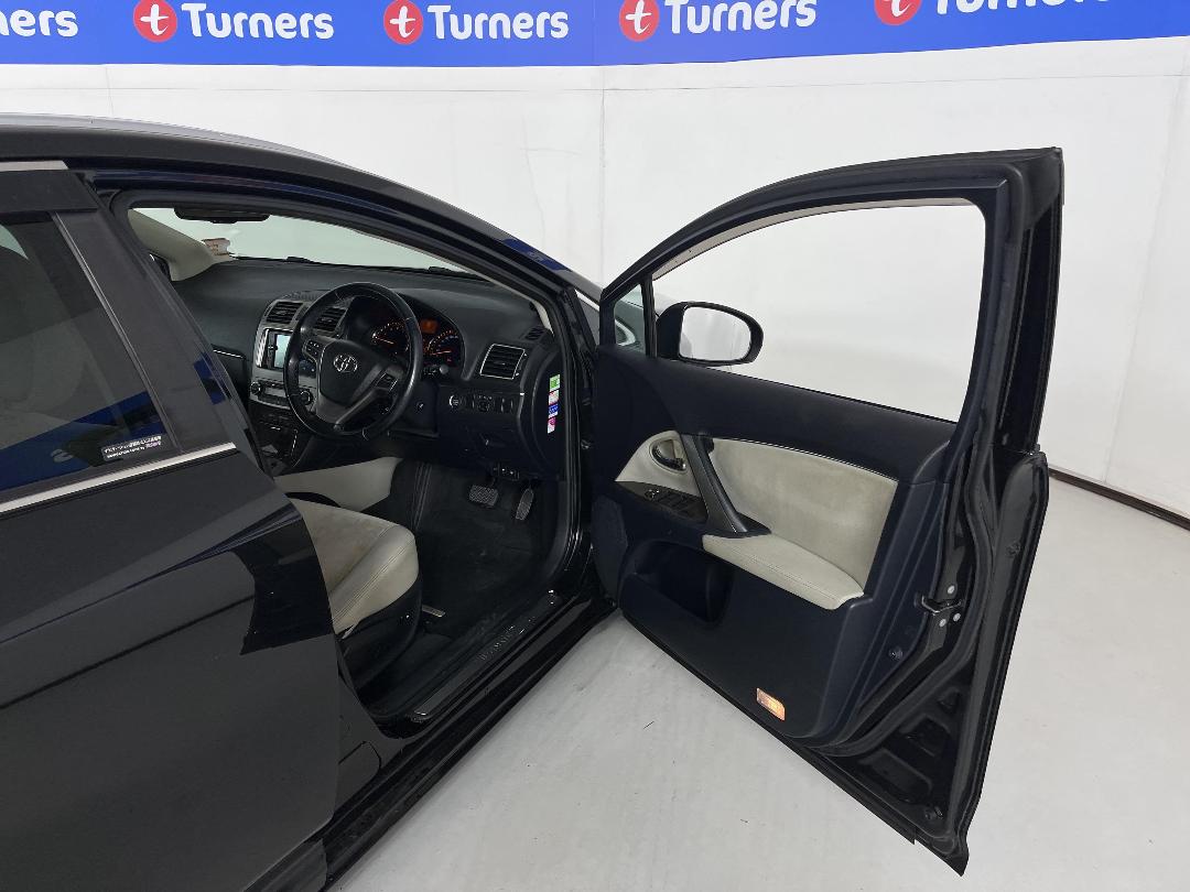 Photo '15' of Toyota Avensis