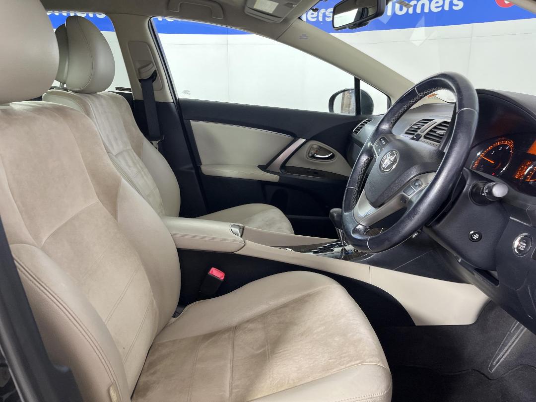 Photo '16' of Toyota Avensis