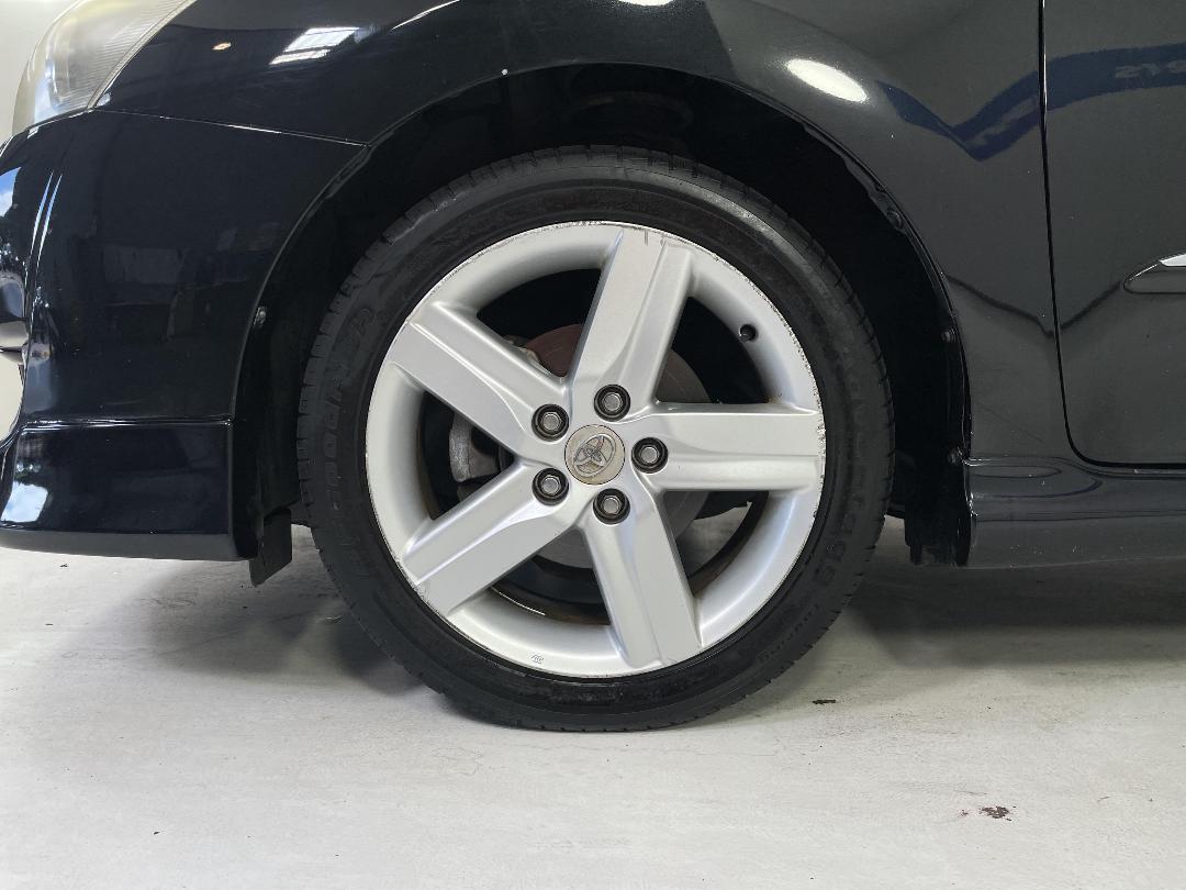 Photo '10' of Toyota Blade Photo '10' of Toyota Blade