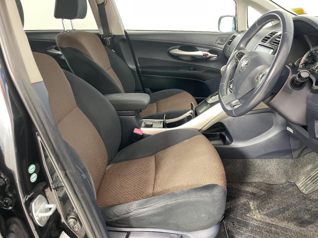 Photo '16' of Toyota Blade Photo '16' of Toyota Blade