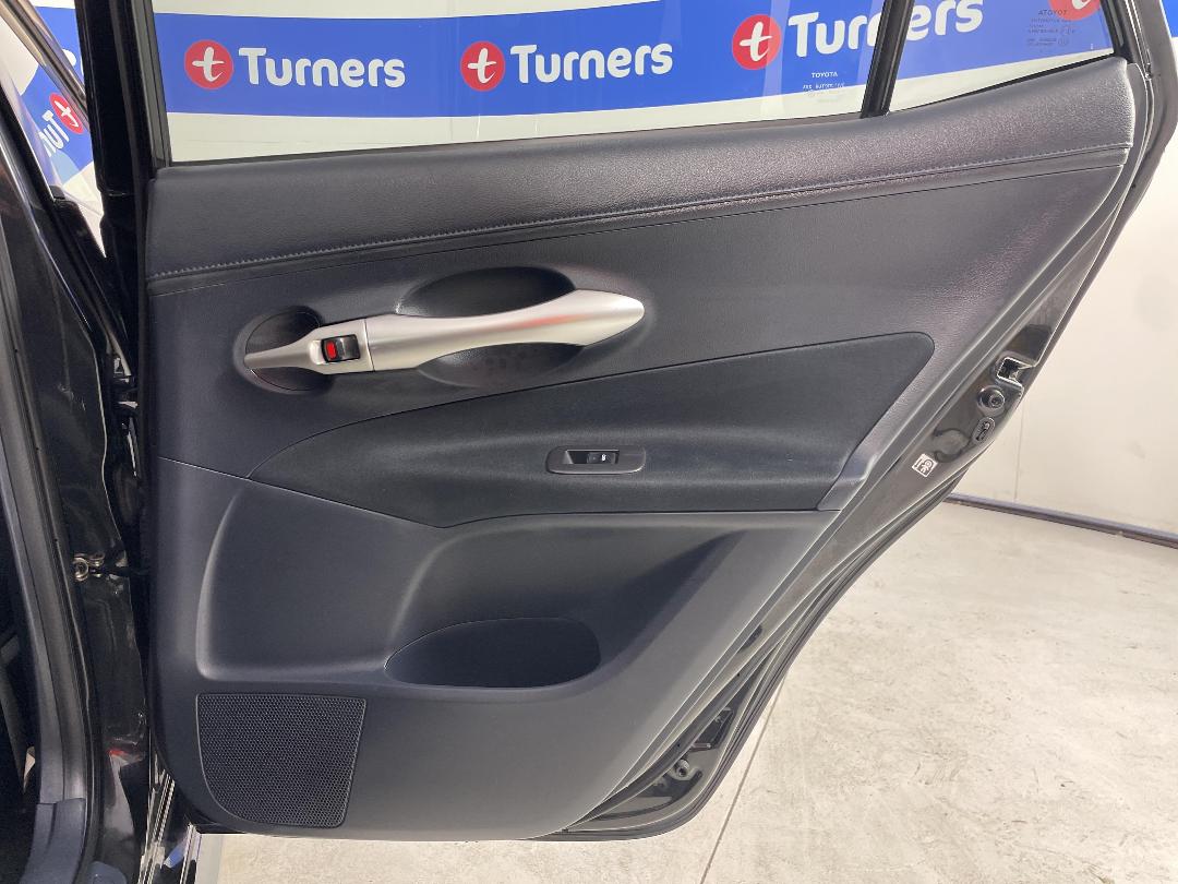 Photo '19' of Toyota Blade Photo '19' of Toyota Blade