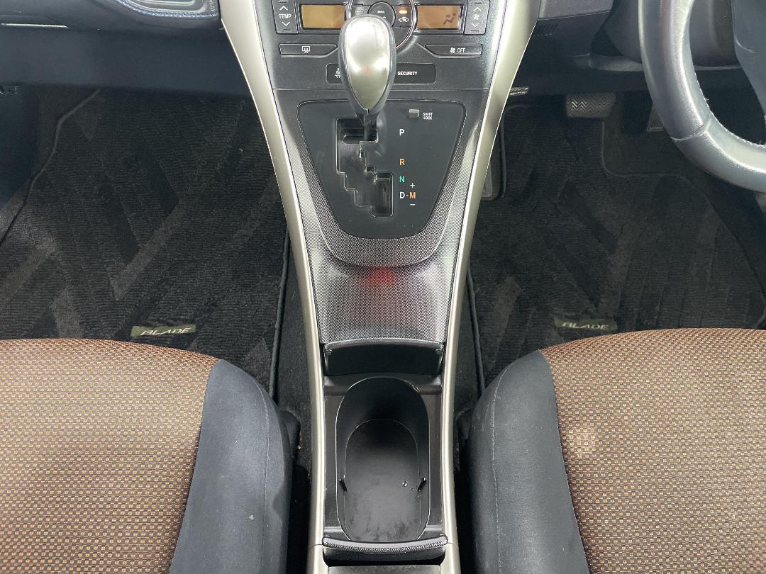 Photo '18' of Toyota Blade Photo '18' of Toyota Blade