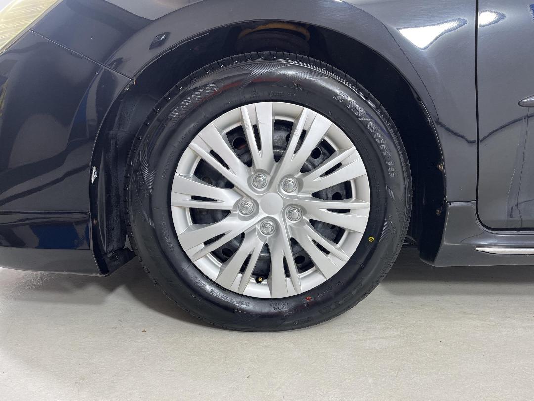 Photo '10' of Toyota Camry