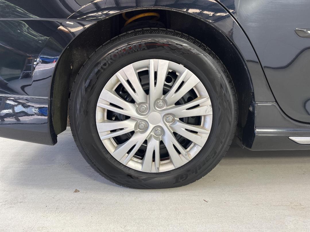 Photo '12' of Toyota Camry