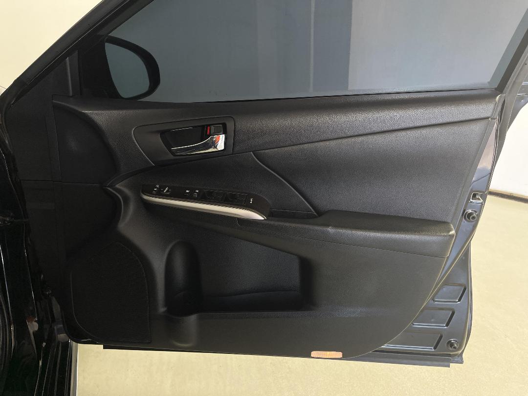 Photo '15' of Toyota Camry