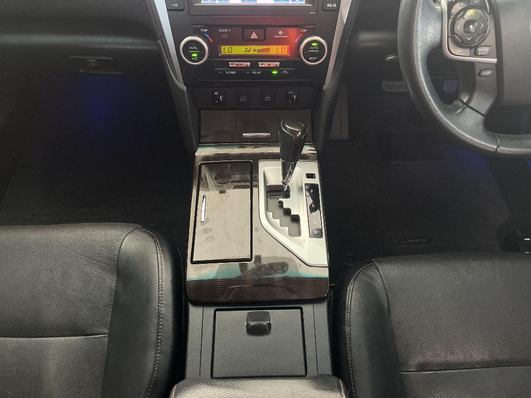 Photo '18' of Toyota Camry