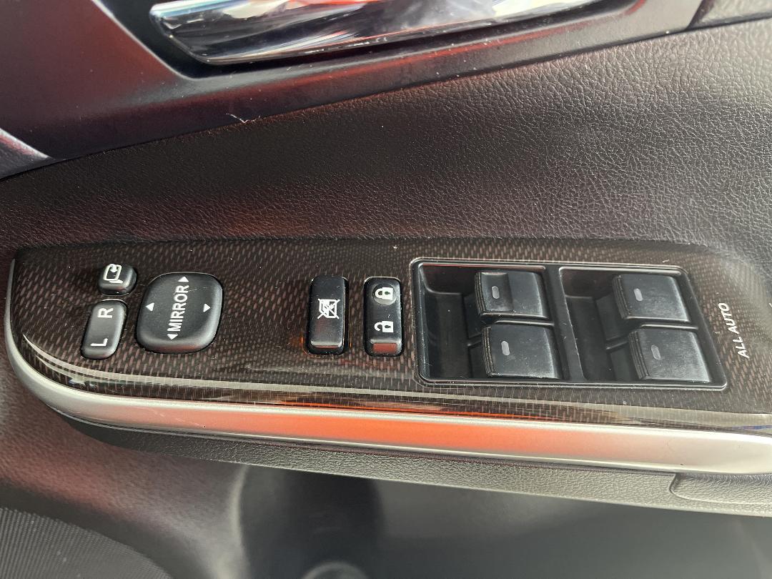 Photo '26' of Toyota Camry