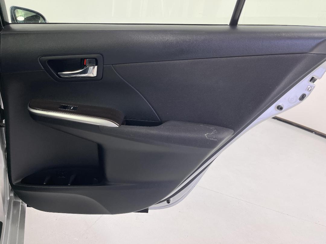 Photo '19' of Toyota Camry