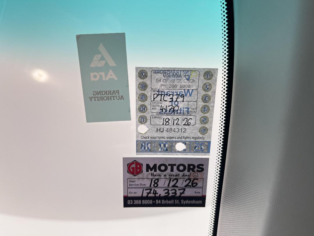 Photo '27' of Toyota Camry