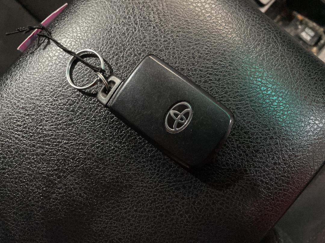 Photo '15' of Toyota Camry Hybrid Photo '15' of Toyota Camry Hybrid