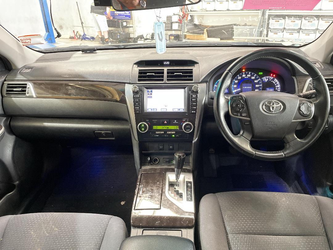 Photo '19' of Toyota Camry Hybrid Photo '19' of Toyota Camry Hybrid