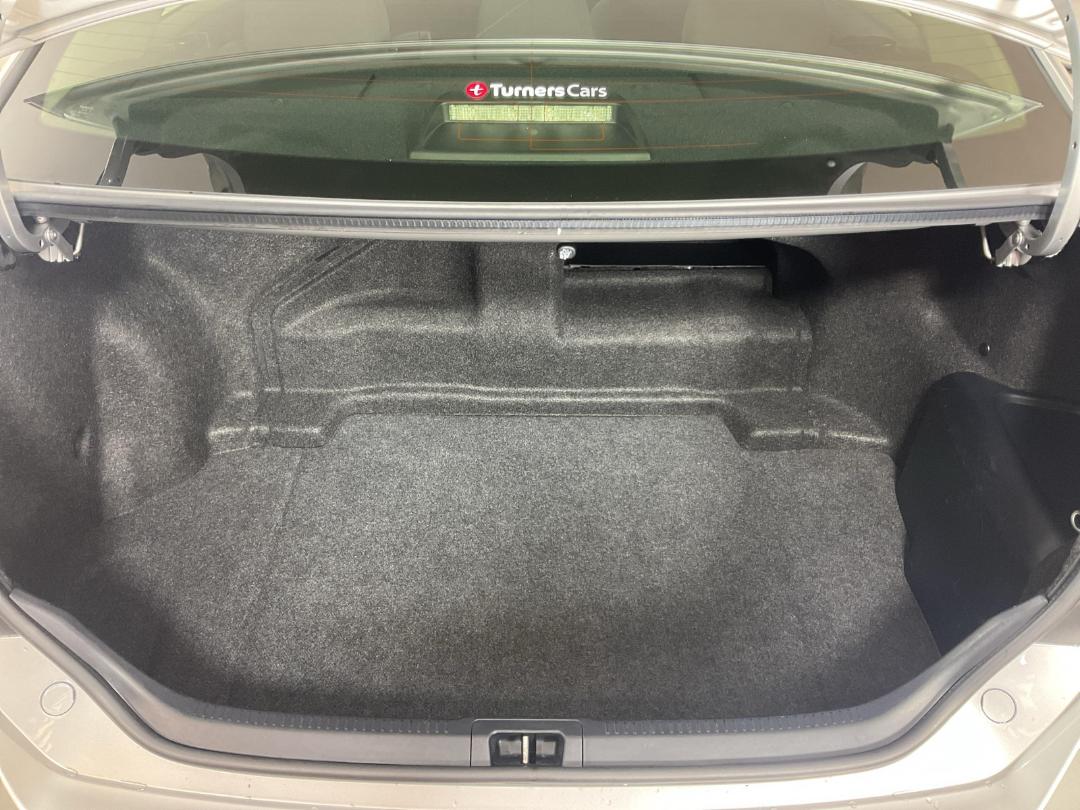 Photo '14' of Toyota Camry Photo '14' of Toyota Camry