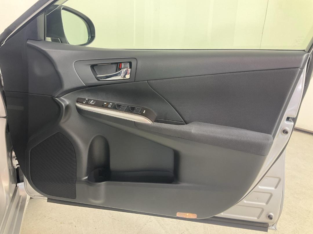 Photo '15' of Toyota Camry Photo '15' of Toyota Camry