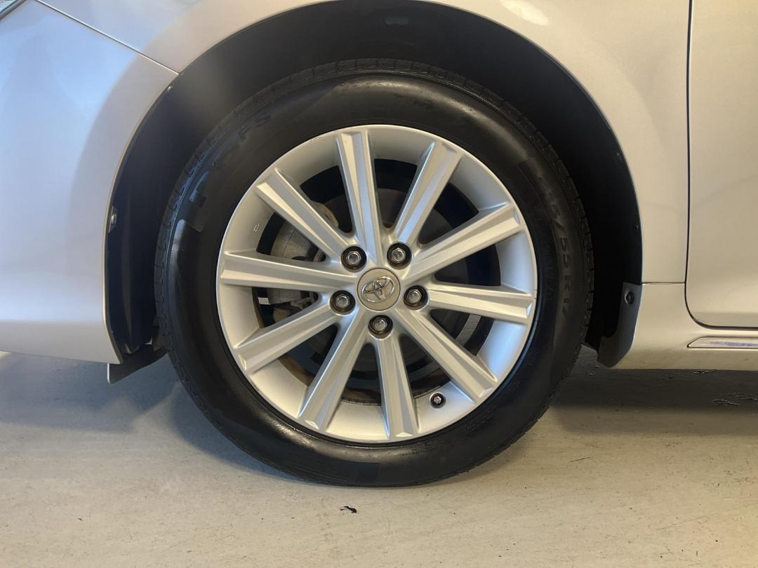 Photo '10' of Toyota Camry Photo '10' of Toyota Camry