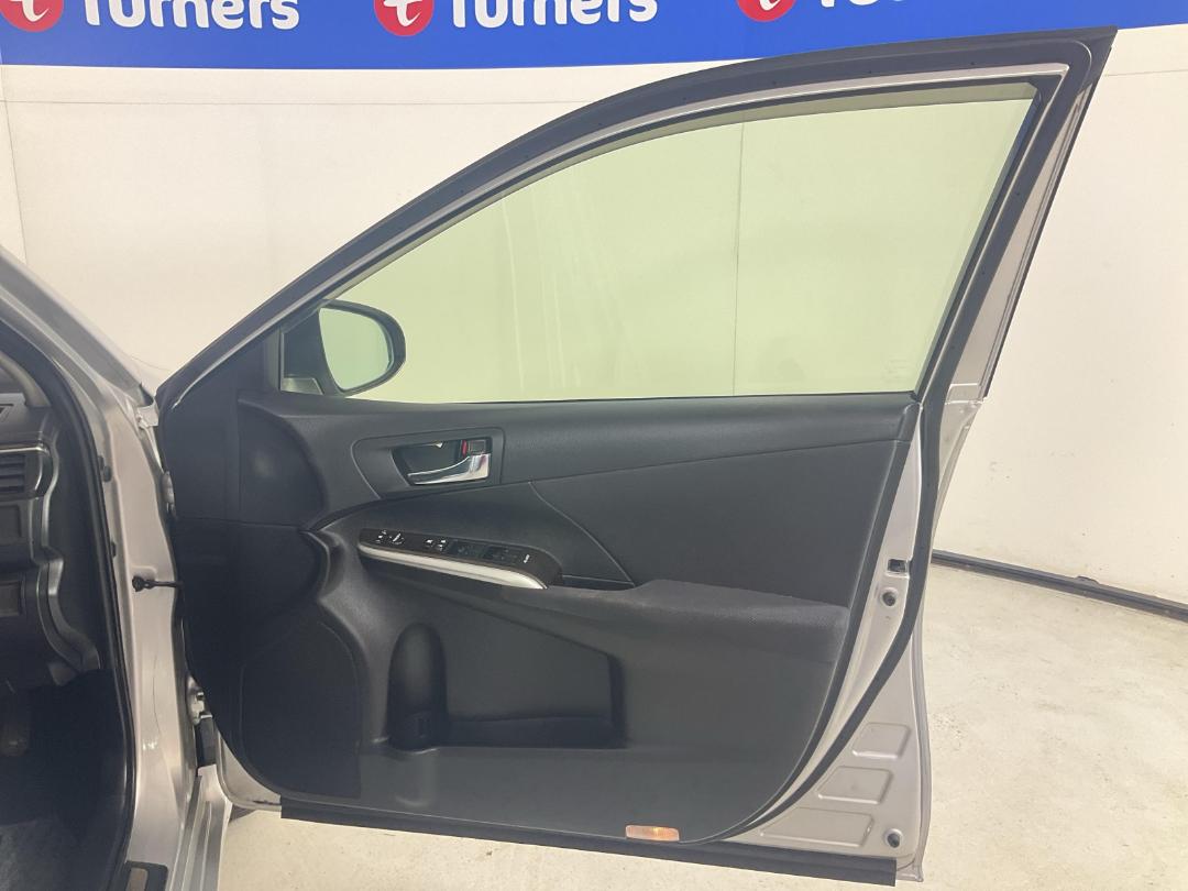 Photo '15' of Toyota Camry Photo '15' of Toyota Camry