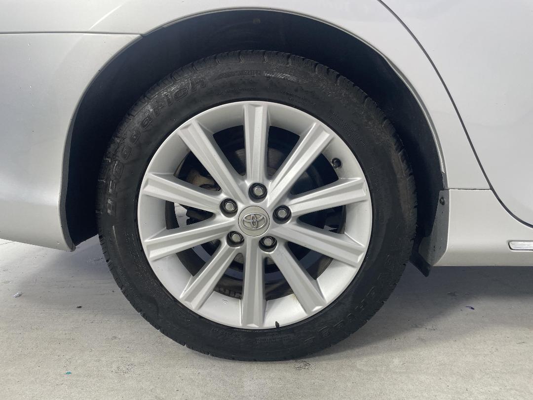 Photo '12' of Toyota Camry