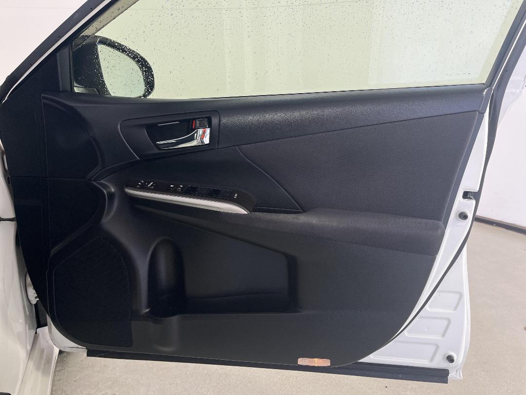 Photo '15' of Toyota Camry Photo '15' of Toyota Camry