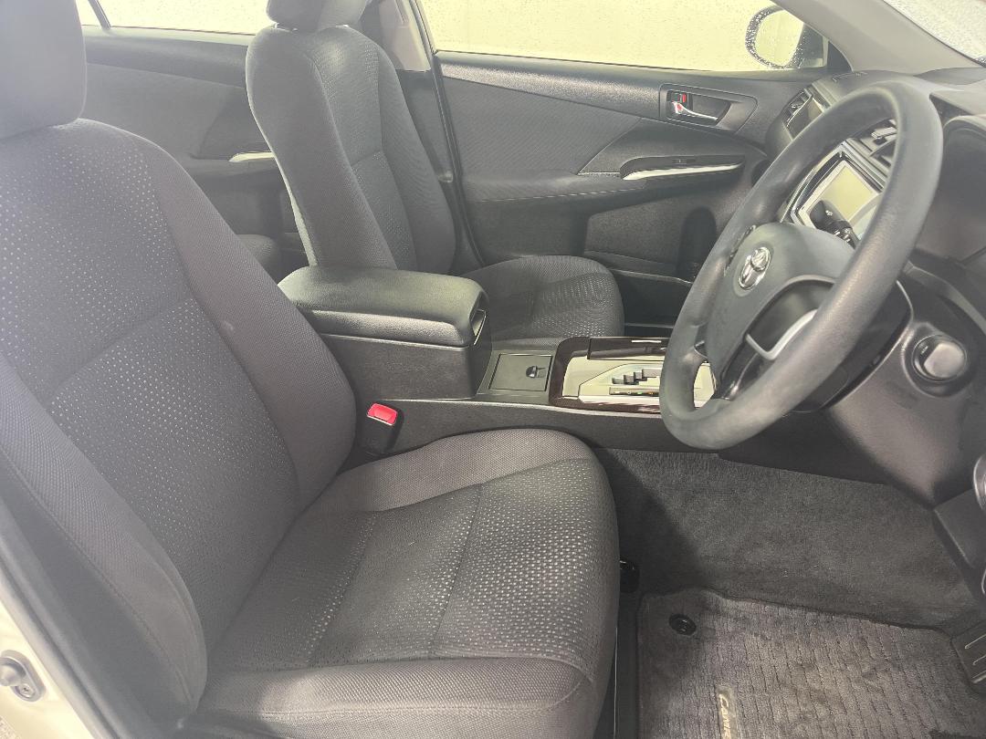 Photo '16' of Toyota Camry Photo '16' of Toyota Camry