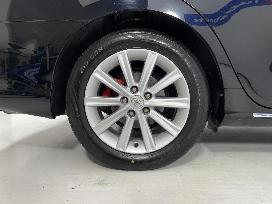 Photo '12' of Toyota Camry