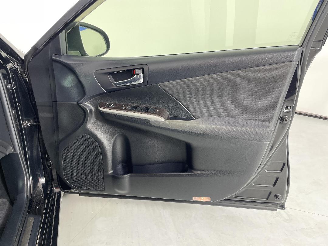 Photo '15' of Toyota Camry