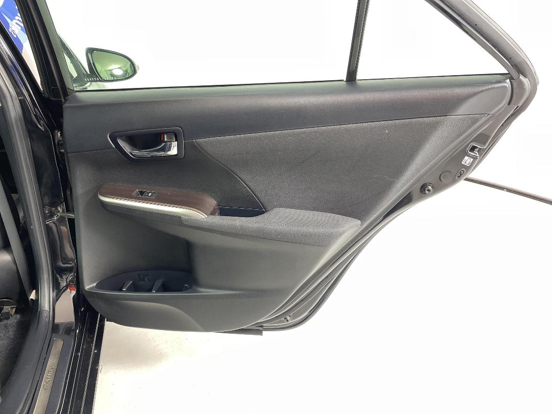 Photo '19' of Toyota Camry